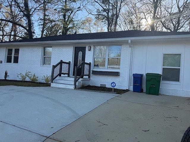 1st image of 2899 Gresham Rd