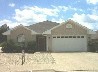 243 Oak Hills Dr, Kerrville, TX 78028
