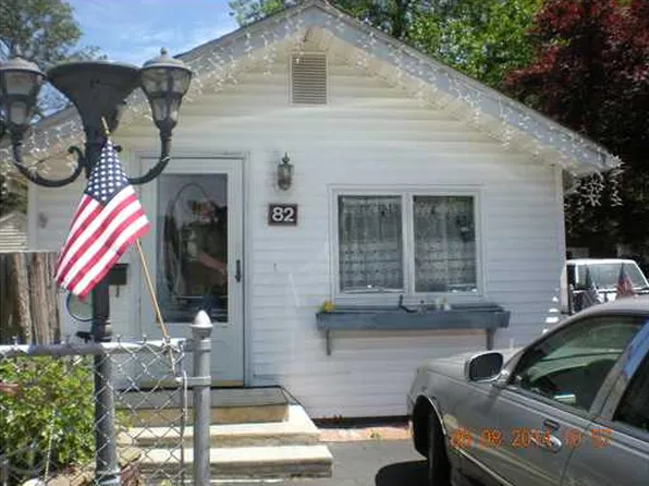 82 Shoreland Cir, Laurence Harbor, NJ 08879
