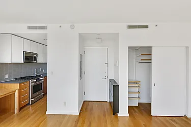 Rented by R New York