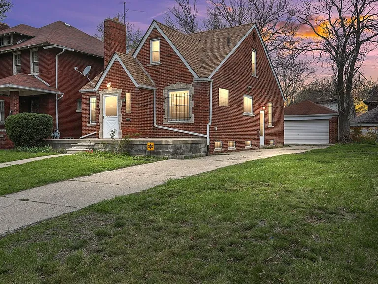 159 Winona St — Photo 2