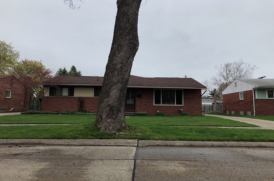 1st image of 32150 Oakley St