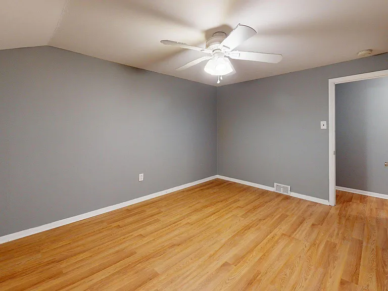 669 N Henderson Rd — Photo 45