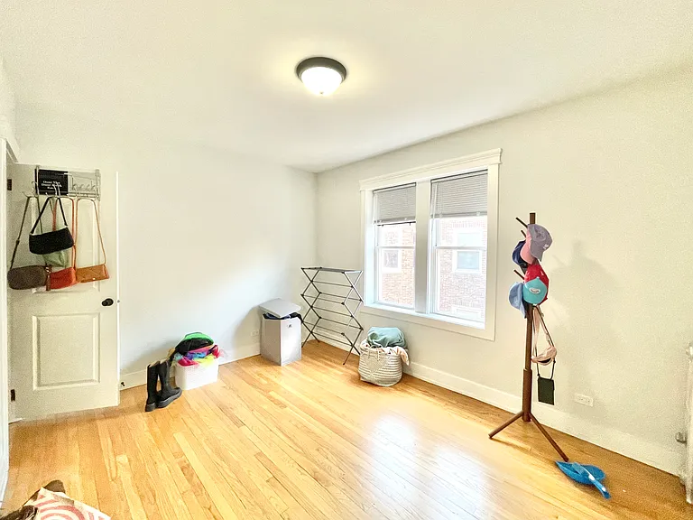 2803 W Lunt Ave #G3 — Photo 11