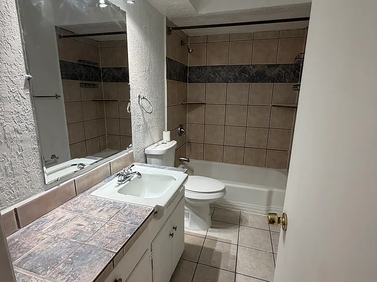 5827 Reiger Ave — Photo 8