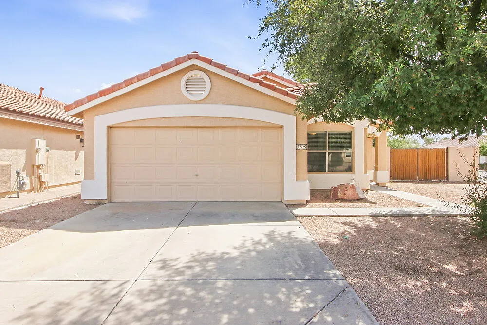 3 bed, 2.0 bath, 1656 sqft, $2,625 — Photo 1