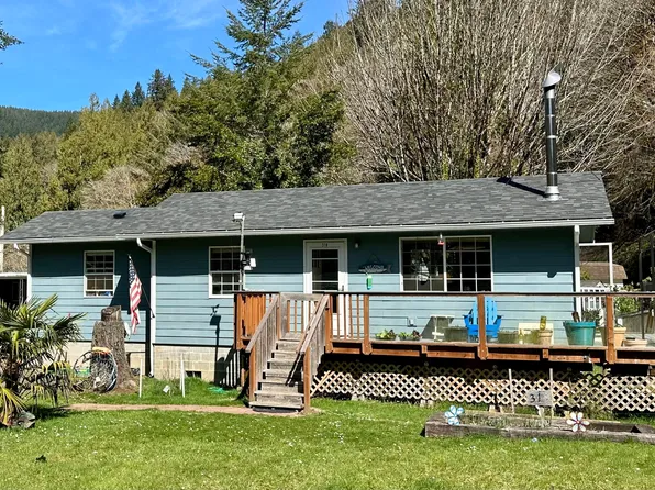 318 E Alsea Riviera Dr, Tidewater, OR 97390