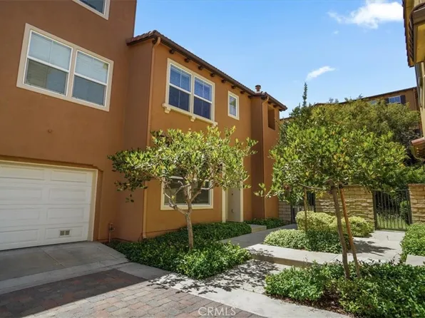 27045 Fairway Ln, Valencia, CA 91381