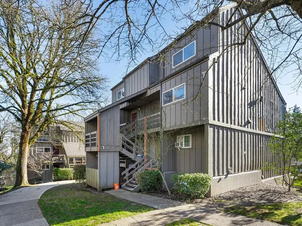 4 Touchstone Ct #130, Lake Oswego, OR 97035