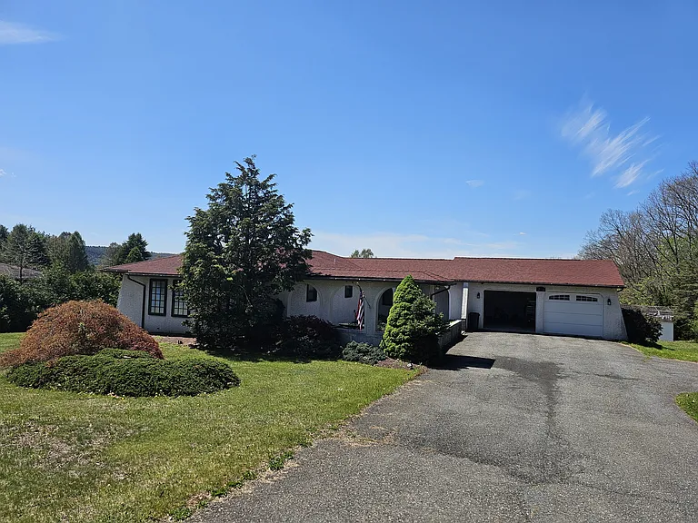 224 Laurel Dr — Photo 40