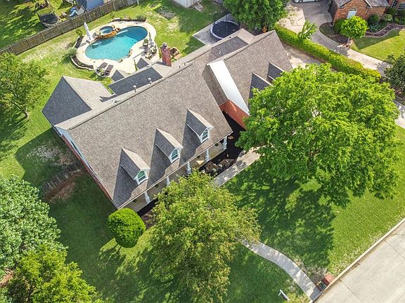 5th image of 104 Churchill Cir