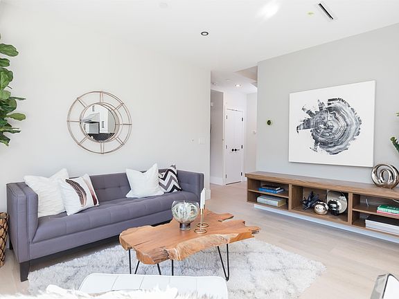 4th image of 1152 Comox St #2