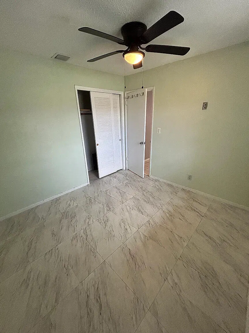 2 bed, 1.0 bath, 2735 sqft, $1,900 — Photo 3