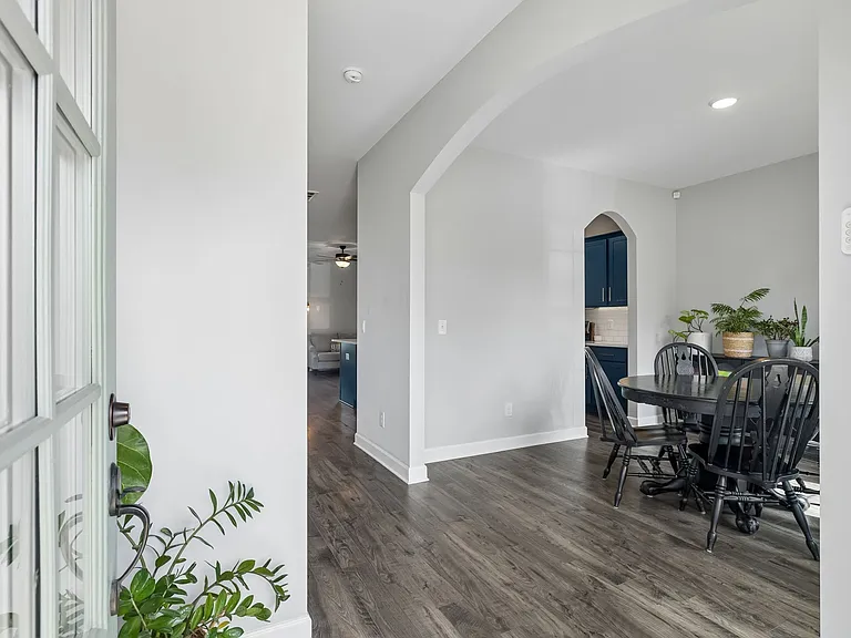 135 Harvard Dr — Photo 5