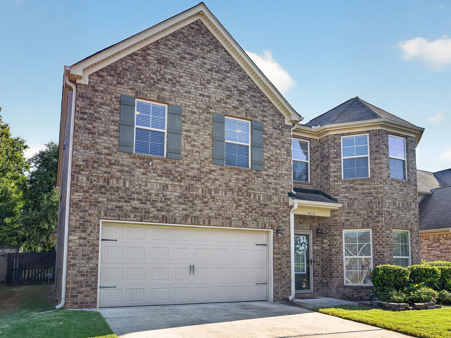 5 bed, 3337 sqft, $2,895 — Photo 3