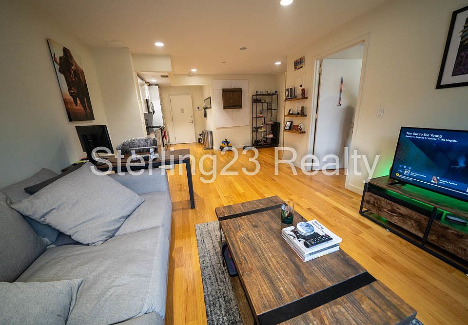 1st image of 23-15 Astoria Blvd #2C1