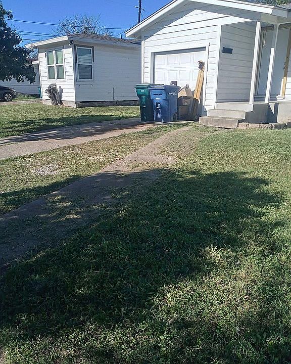 1st image of 4706 Queen Dr