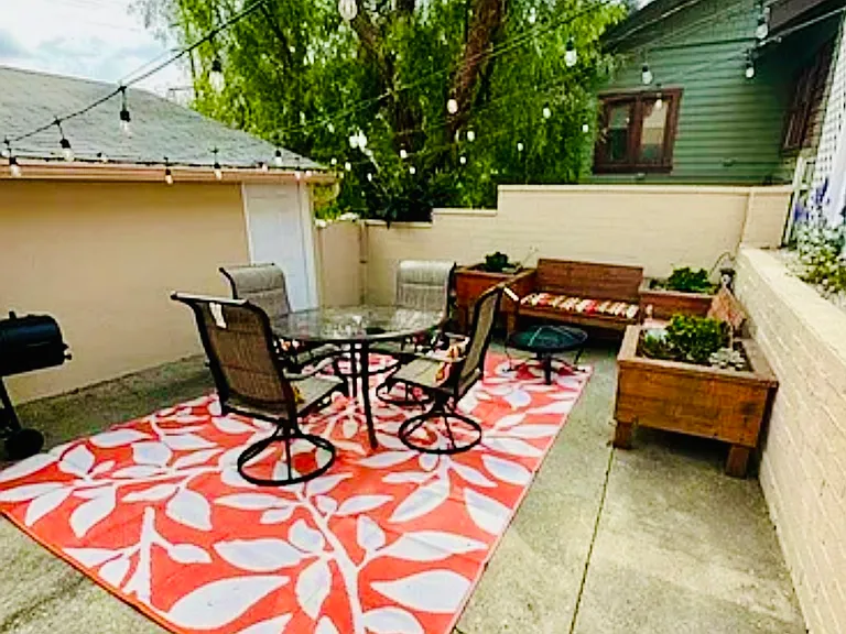 patio - all furniture included including brand new grill/BBQ