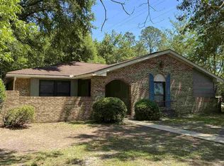 221 Lindberg Ave, Atmore, AL 36502