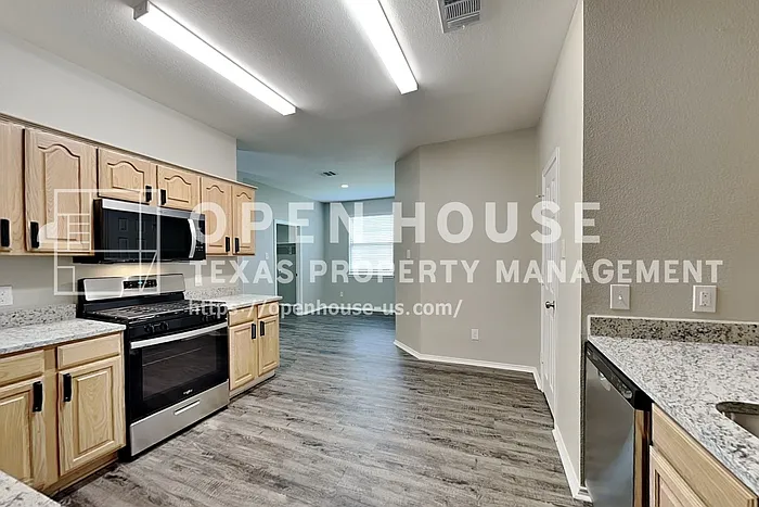 1317 Eagle Wing Ln — Photo 7