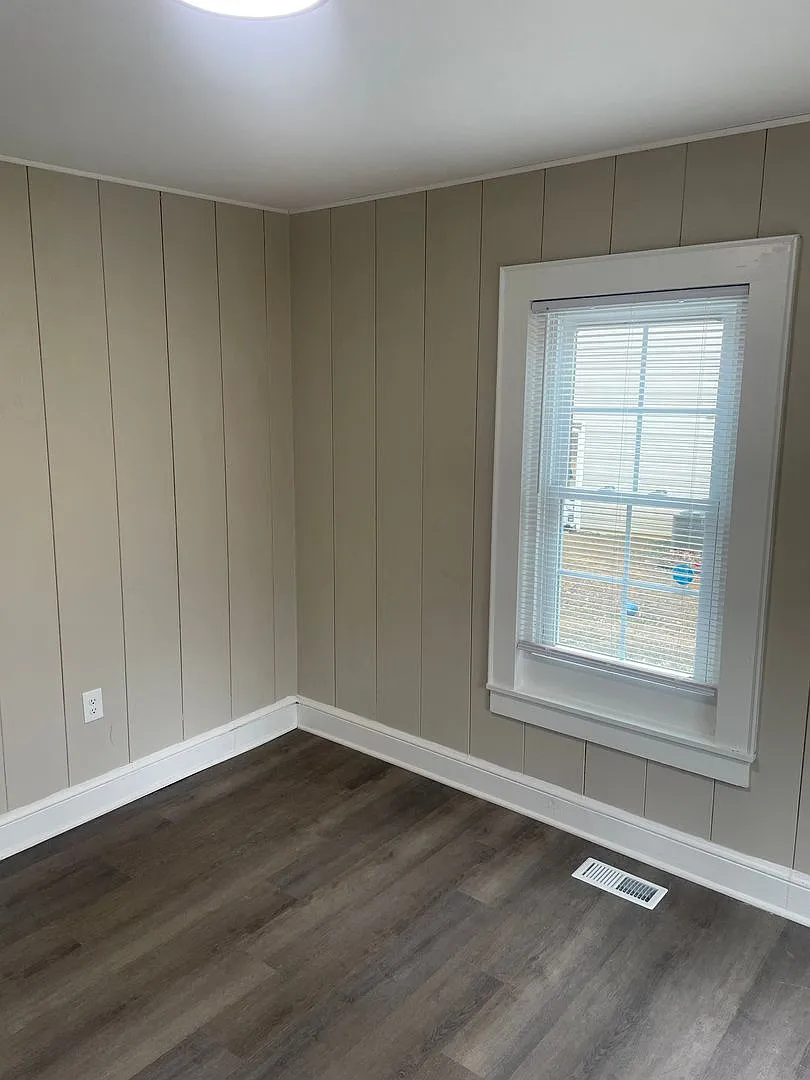4891 Doris Street — Photo 3