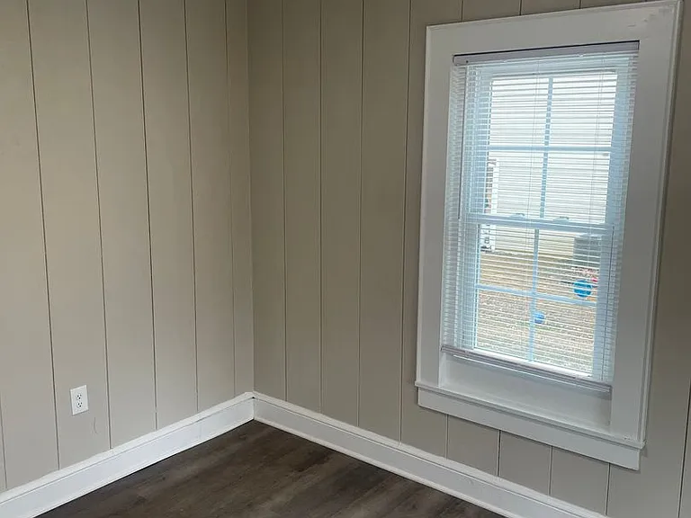 4891 Doris St — Photo 3
