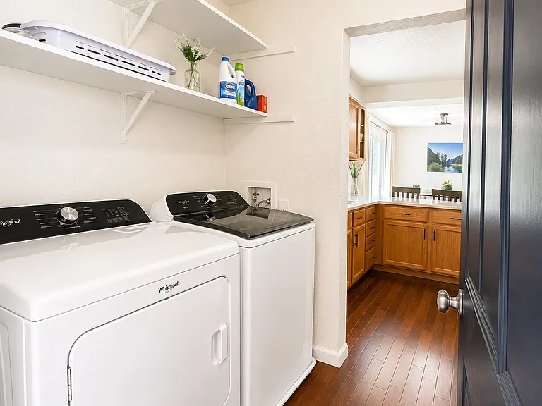 394 S Harlan Pl — Photo 16
