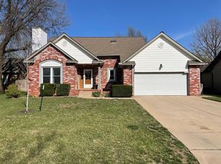 10114 W Westport Ct, Wichita, KS 67212