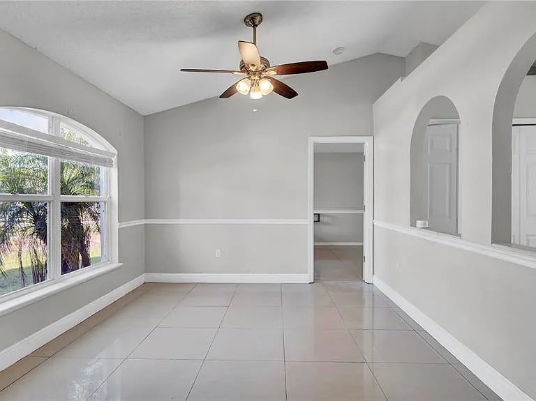37 Peterlee Ct — Photo 5
