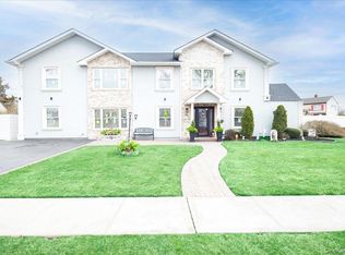 35 Carnation Road, Levittown, NY 11756