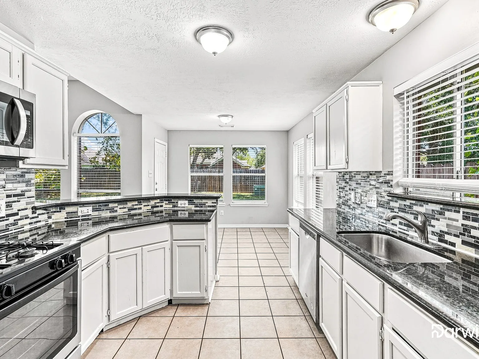 4 bed, 2.0 bath, 1857 sqft, $2,250 — Photo 3