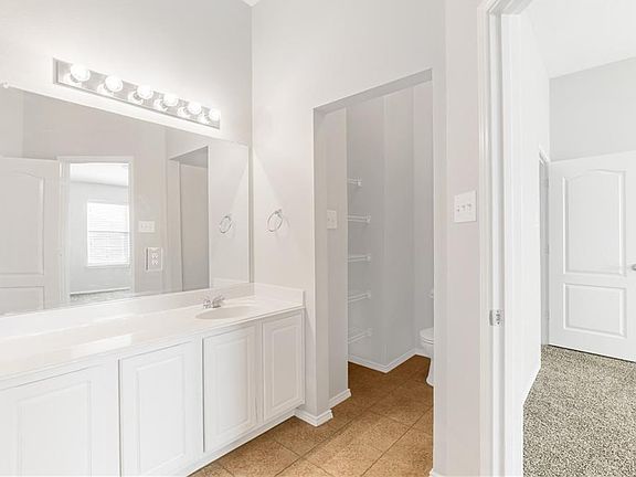 5th image of 6336 Stone Lake Dr