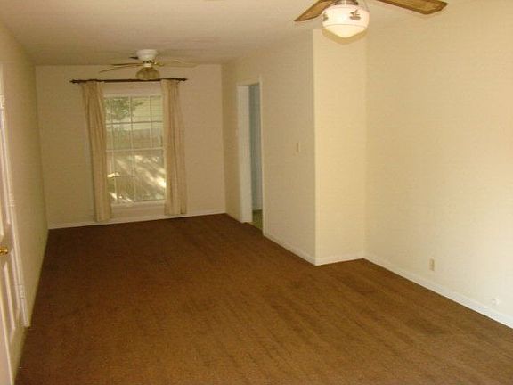 3rd image of 1209 Idylwood Dr