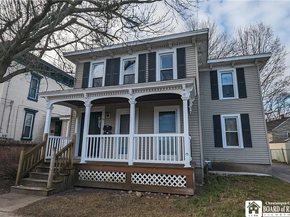 40 Center St, Fredonia, NY 14063