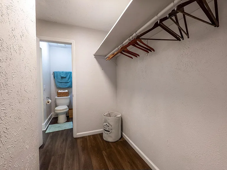 Chase Cove Apartments — Photo 13