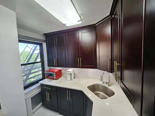 73-63 Bell Boulevard image 5 of 17