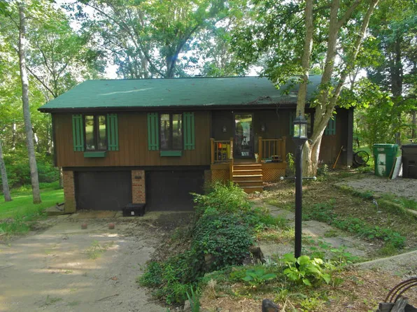 811 Wood Valley Ln, Louisville, KY 40299