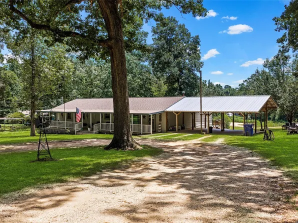 128 E Highland Dr, Livingston, TX 77351