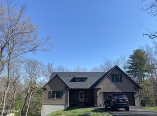 112 Maple Ridge Dr, Lords Valley, PA 18428