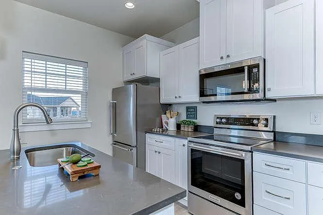 Cedar Crossing Luxury Townhomes — Photo 34