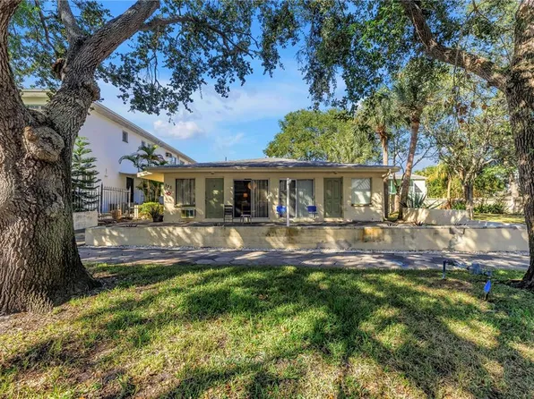 135 6th Ave N, Saint Petersburg, FL 33701