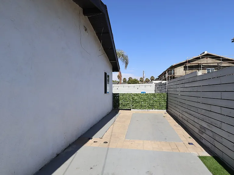 Gillespie Dr — Photo 5