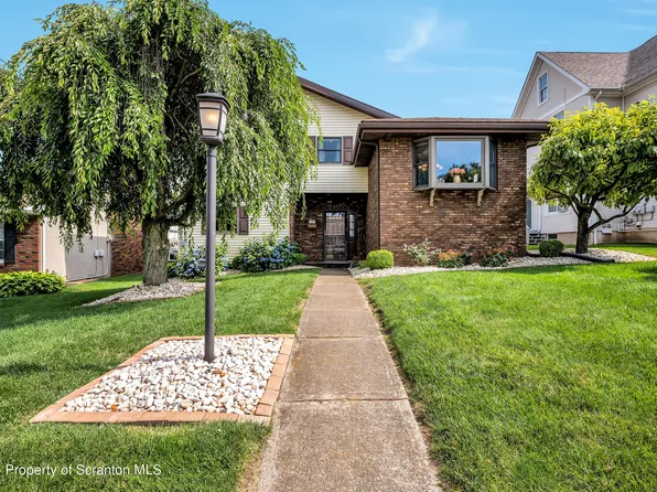 3721 Birney Ave, Moosic, PA 18507