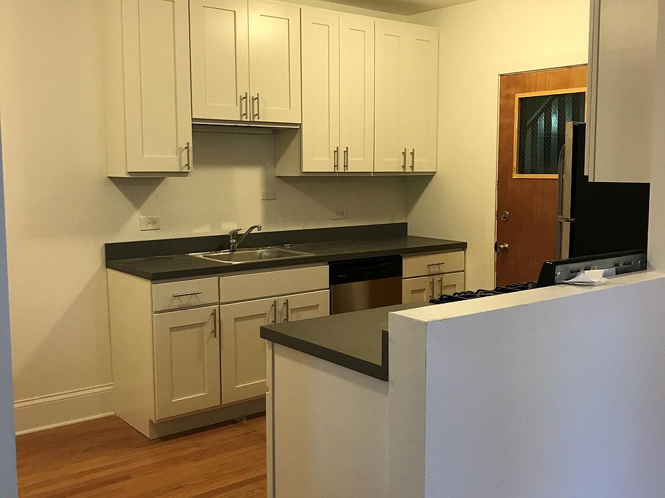 1st image of 512 W Belden Ave APT 1C