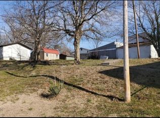 811 Siluria St APT 1, Harriman, TN 37748