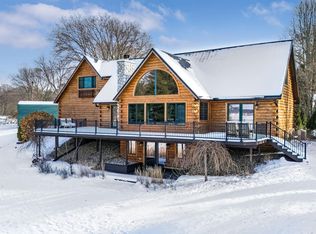 3322 N Genrich Dr, Sanford, MI 48657