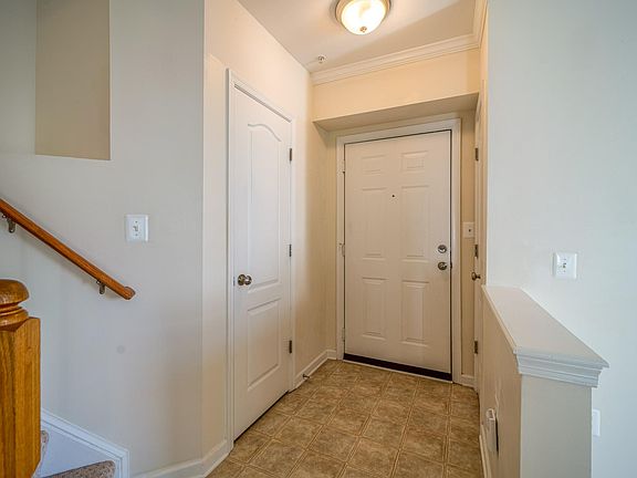 4th image of 5080 Donovan Dr #441