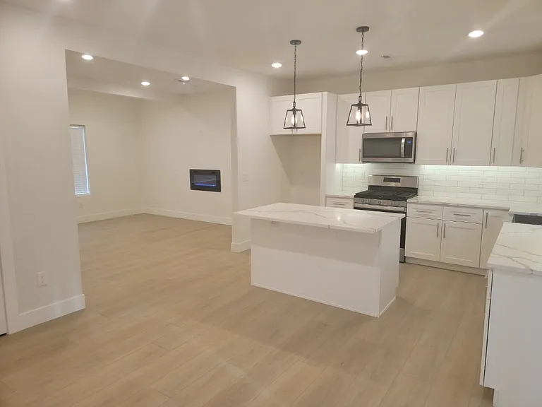 12110 N Freya St — Photo 6
