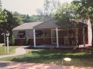15 Lee Dr, Wheeling, WV