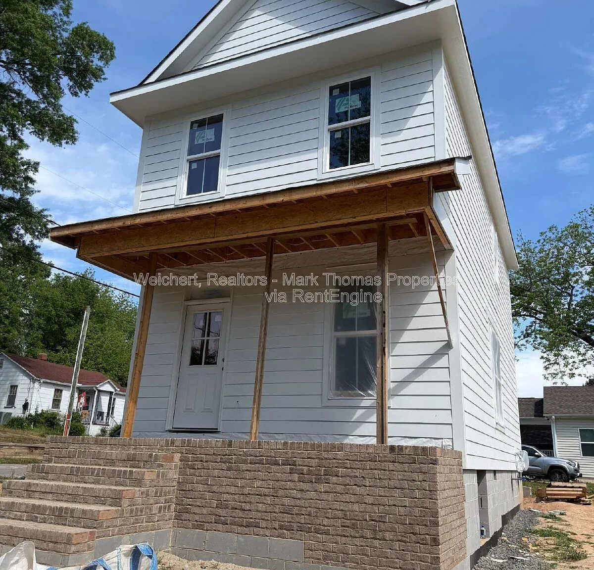 3 bed, 2.5 bath, 1200 sqft, $2,400 — Photo 3